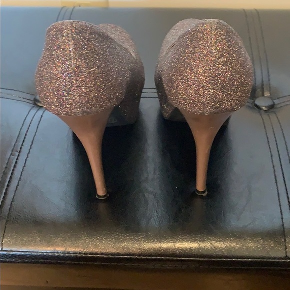 Heels - Picture 4 of 6